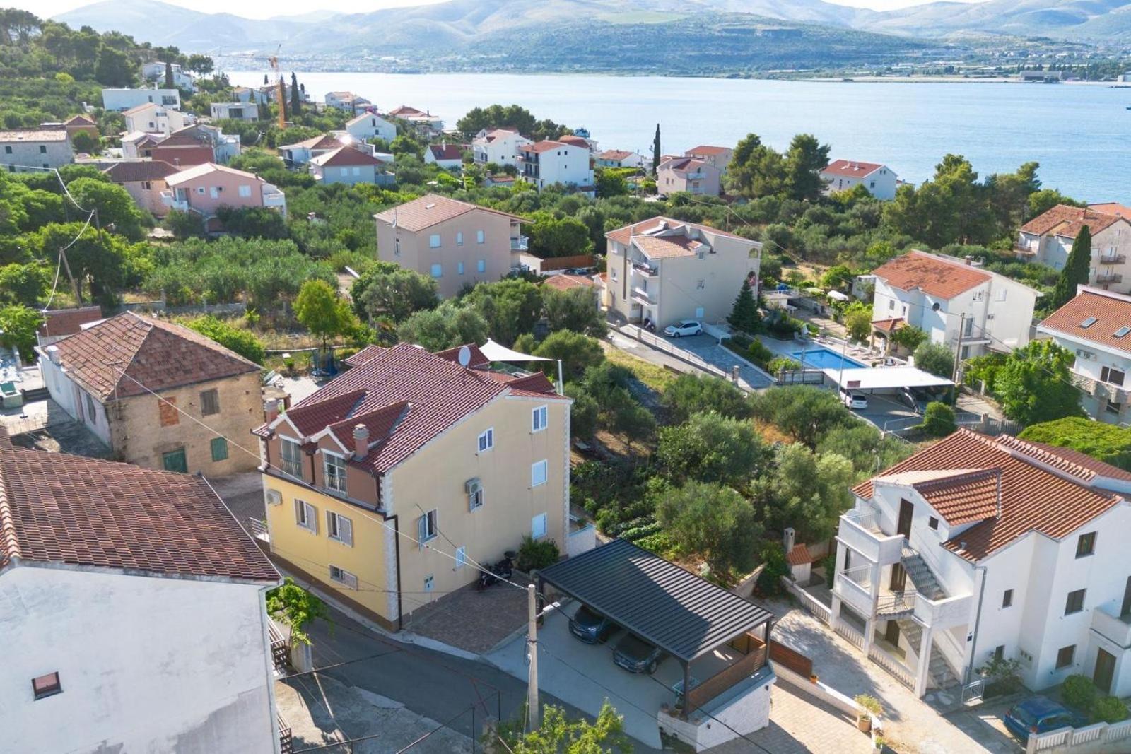 Apartments Belmat Trogir Exterior photo